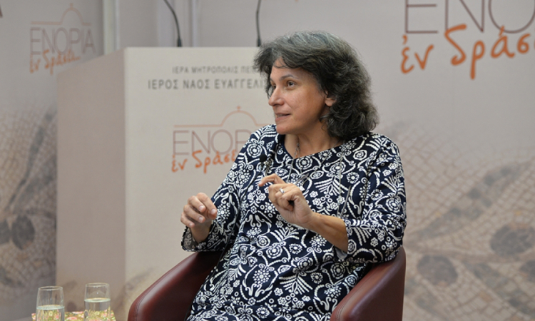 Αποβιβλιοποίηση: Συνέντευξη με την Αδαμαντία Αλατάρη